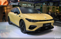 开始玩操控了，零跑lafa5钢炮车型，218马力电机